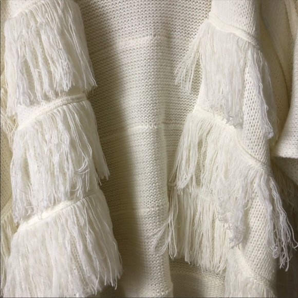 NWT BNCI Acrylic Cardigan Fringe White One Size - Picture 9 of 12